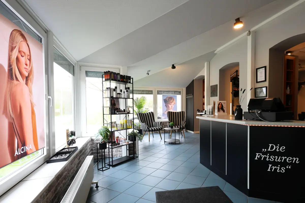 Heller und freundlicher Salonbereich von Die Frisuren Iris auf Fehmarn